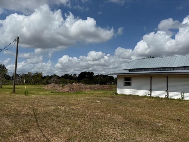 35215 Broken Bit Ln, House other with 3 bedrooms, 2 bathrooms and null parking in ZEPHYRHILLS FL | Image 8