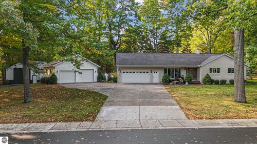 100 Maple Ave, Frankfort, MI, 49635-9745 | Card Image