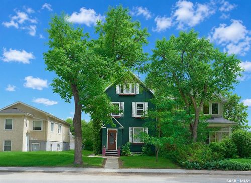 736 7th Ave N, Saskatoon, SK, S7K2V4 | Card Image