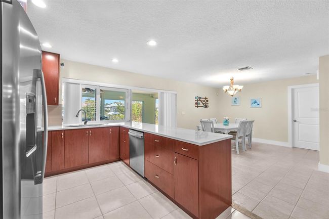1012 Spindle Palm Way, House other with 3 bedrooms, 2 bathrooms and null parking in APOLLO BEACH FL | Image 15