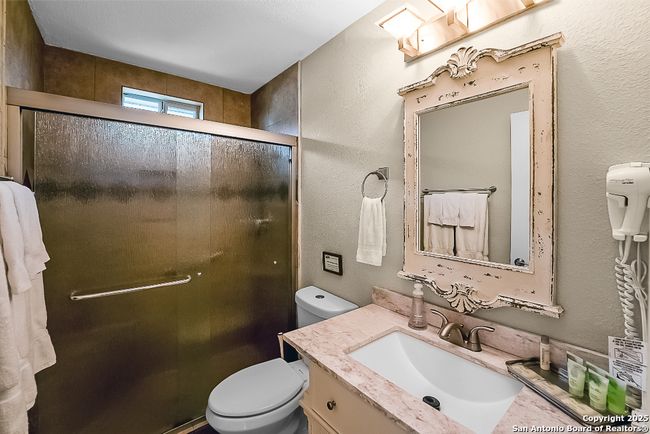 Bathroom/Upper Level | Image 26