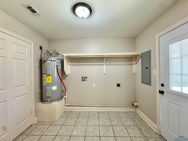 308 N Dogwood St, House other with 2 bedrooms, 2 bathrooms and null parking in Ore City TX | Image 20