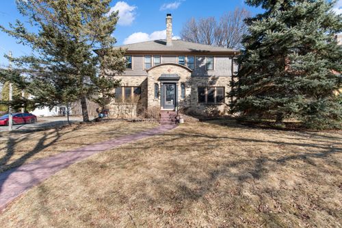 6326 W Wells St, Wauwatosa, WI, 53213-3250 | Card Image