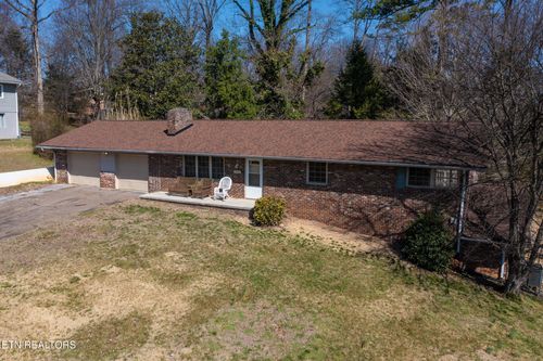 2405 Monterey Rd, Knoxville, TN, 37912-4640 | Card Image
