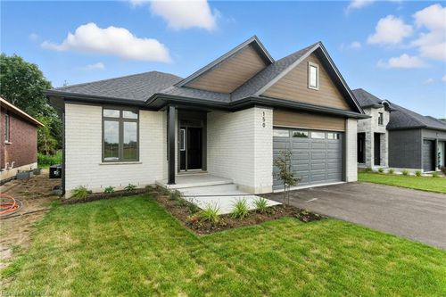 150 Vanrooy Trail, Waterford, ON, N0E1Y0 | Card Image