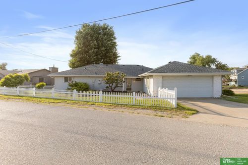 2702 Annabelle Dr, Bellevue, NE, 68123-3917 | Card Image