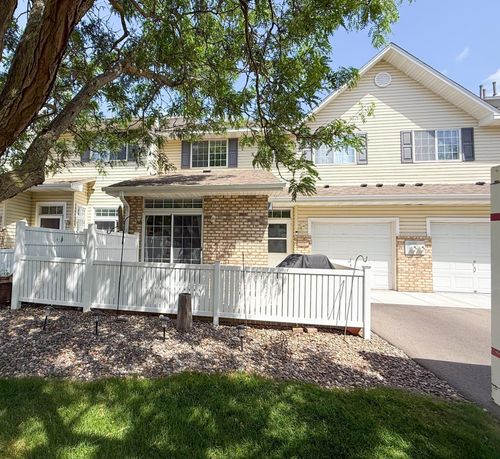 63-15567 Garnet Way, Apple Valley, MN, 55124-5158 | Card Image
