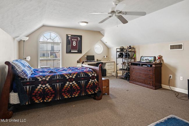 513 Windsor-32 | Image 32
