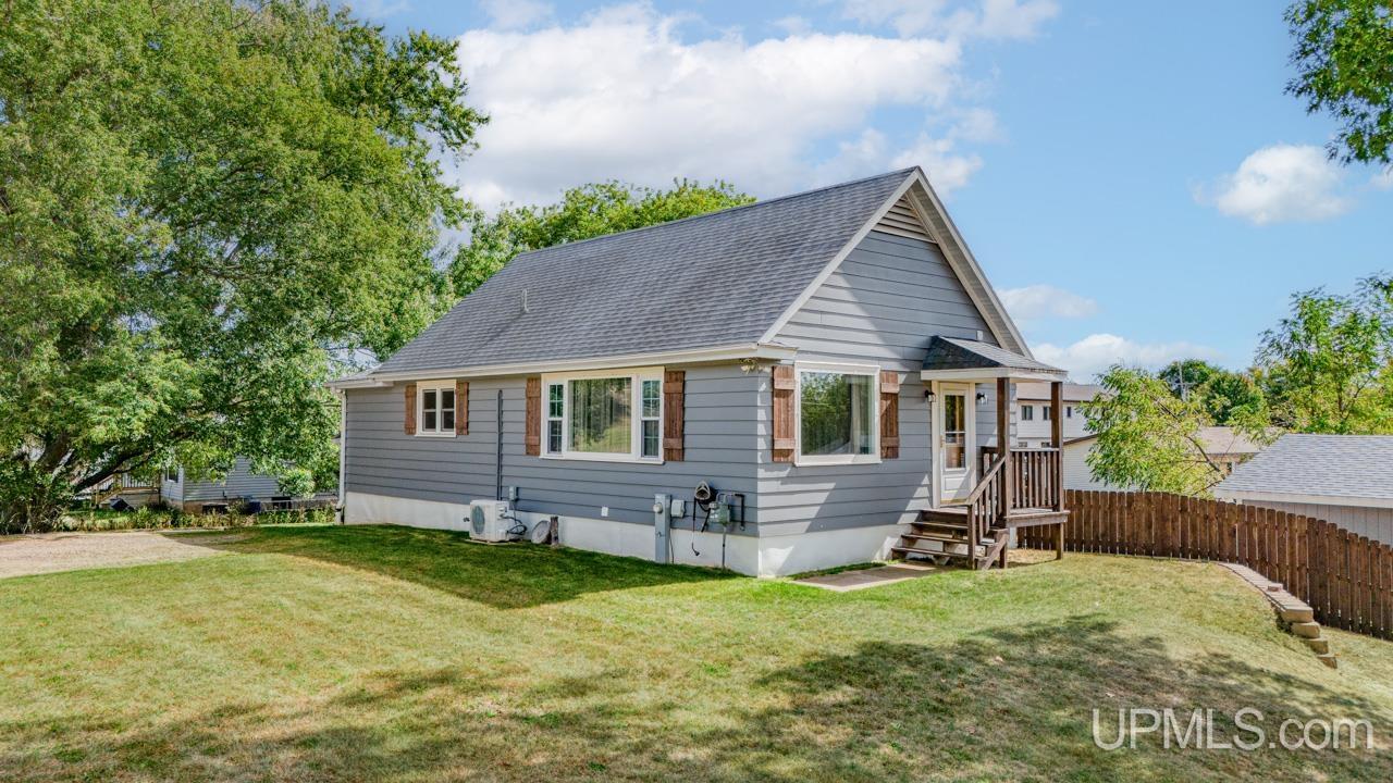 12th Ave, Norway, MI 49870