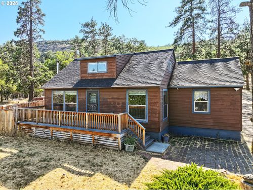 3016 W 10th St, The Dalles, OR, 97058-4307 | Card Image