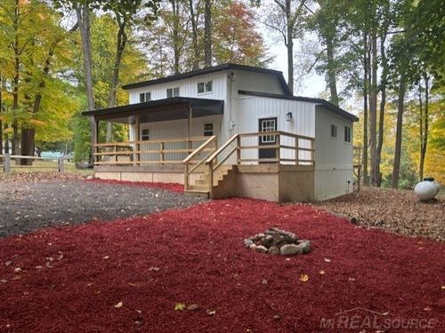 16091 Roe St, Buchanan, MI, 49107-9272 | Card Image