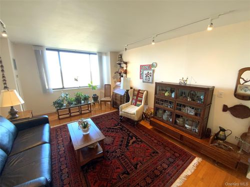 9m-27010 Grand Central Parkway, New York, NY, 11005 | Card Image