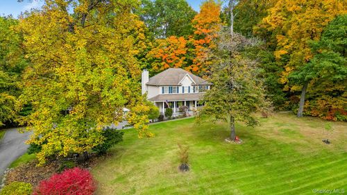 12 Grandview Ter, Wallkill, NY, 12589-3962 | Card Image