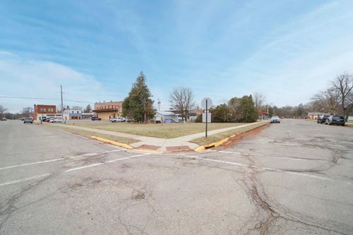 206 1st St Nw, Crosby, MN, 56441-1337 | Card Image