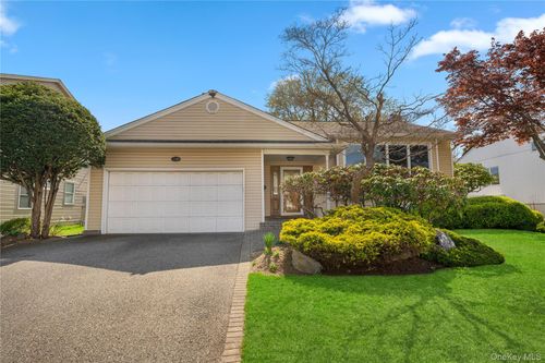 150 Roxton Rd, Plainview, NY, 11803-1112 | Card Image