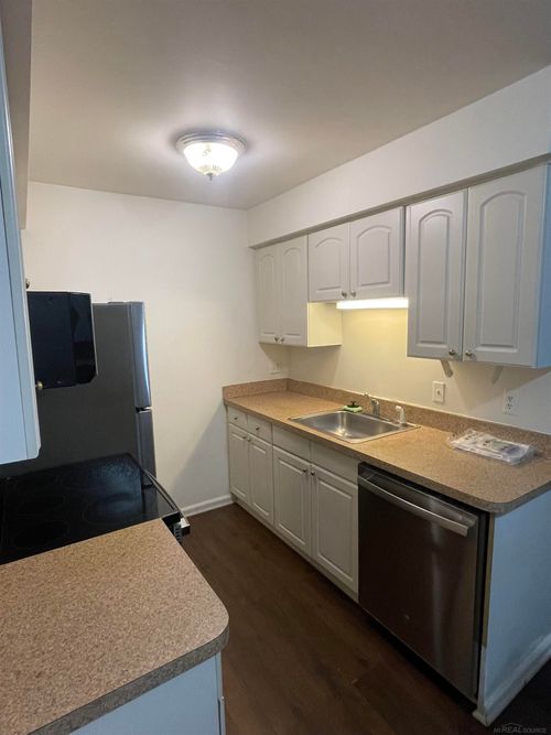 29173 Hayes Rd, Warren, MI, 48088-4019 | Card Image