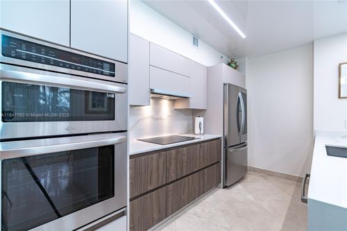 apt-508-17555 Atlantic Blvd, Sunny Isles Beach, FL, 33160-2995 | Card Image