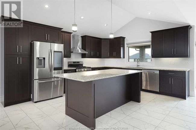 23 Noble Crt, House other with 5 bedrooms, 3 bathrooms and null parking in Amherstburg ON | Image 9