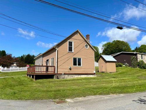 73 Pond St, Newport, VT, 05855-4826 | Card Image