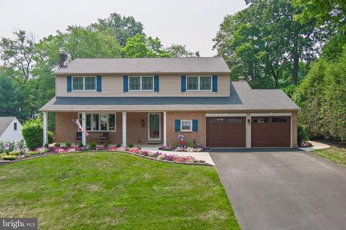 895 Sycamore Dr, SOUTHAMPTON, PA, 18966-4266 | Card Image