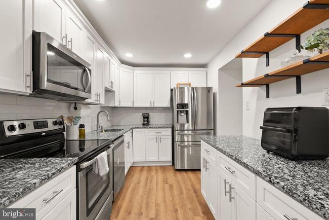 10627 Summer Oak Ct, Townhouse with 4 bedrooms, 3 bathrooms and null parking in BURKE VA | Image 22