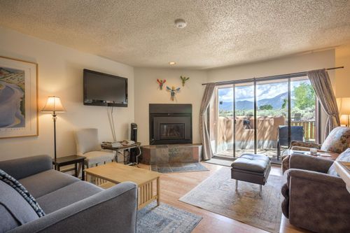 207-and-208-9 Comanche, El Prado, NM, 87529 | Card Image