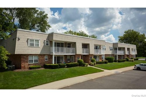 180-165 Westwood Dr, Westbury, NY, 11590-1628 | Card Image