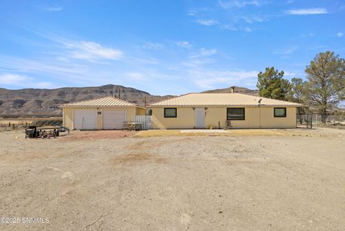 10021 Embarcadero Road, Las Cruces, NM, 88007 | Card Image