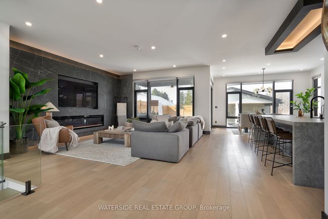381 7 Th Rd E, House other with 4 bedrooms, 5 bathrooms and 35 parking in Stoney Creek ON | Image 9