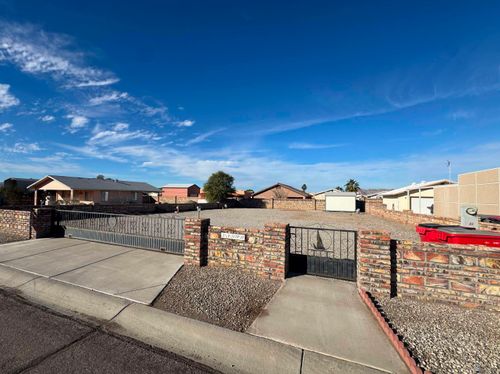 13590 E 52nd Dr, Yuma, AZ, 85367-8573 | Card Image