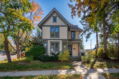 217 W Jefferson St, Burlington, WI, 53105-1404 | Card Image