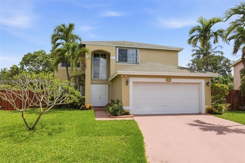 8801 Sw 9th Ct, Pembroke Pines, FL, 33025-1460 | Card Image