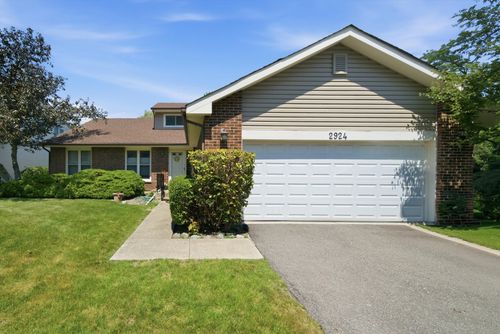 2924 Acorn Ln, Northbrook, IL, 60062-3334 | Card Image