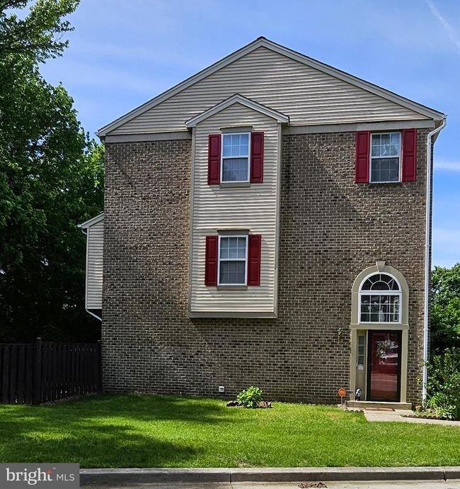 16033 Elegant Ct, Townhouse with 4 bedrooms, 4 bathrooms and null parking in BOWIE MD | Image 4