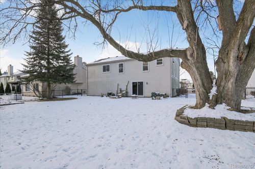 1639 Tulip Ln, Westland, MI, 48186-8634 | Card Image