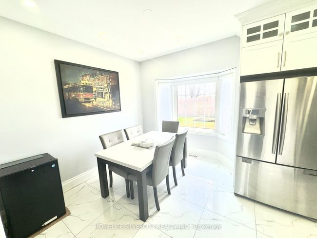 12 Larkdale Terr, Condo with 2 bedrooms, 3 bathrooms and 1 parking in Brampton ON | Image 6