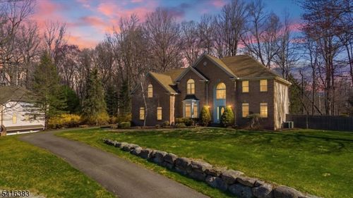 3 Faith Ann Way, Sparta, NJ, 07871-1435 | Card Image