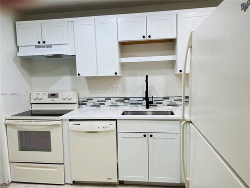 210-8025 Colony Cir S, Tamarac, FL, 33321-3916 | Card Image