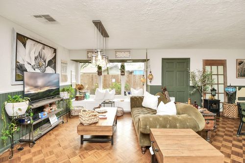 1503 Woodlawn St, Baytown, TX, 77520-5749 | Card Image