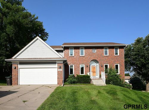7216 N 71st Cir, Omaha, NE, 68152-2147 | Card Image