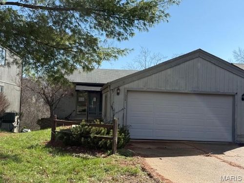 1653 Award Dr, Manchester, MO, 63021-7137 | Card Image