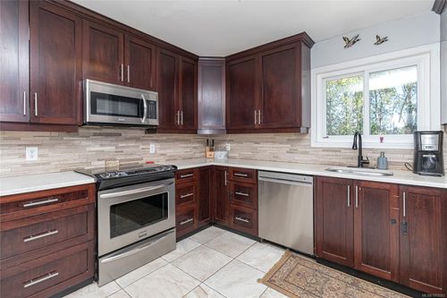 840 Ankathem Pl, Victoria, BC, V9B5J4 | Card Image