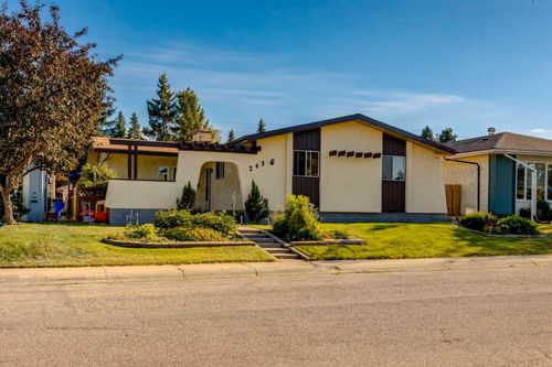243 Cedarpark Green Sw, Calgary, AB, T2W2K1 | Card Image