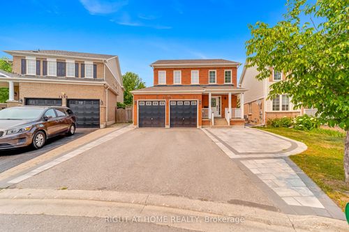 1300 Ravencliffe Crt, Oshawa, ON, L1K2Y3 | Card Image