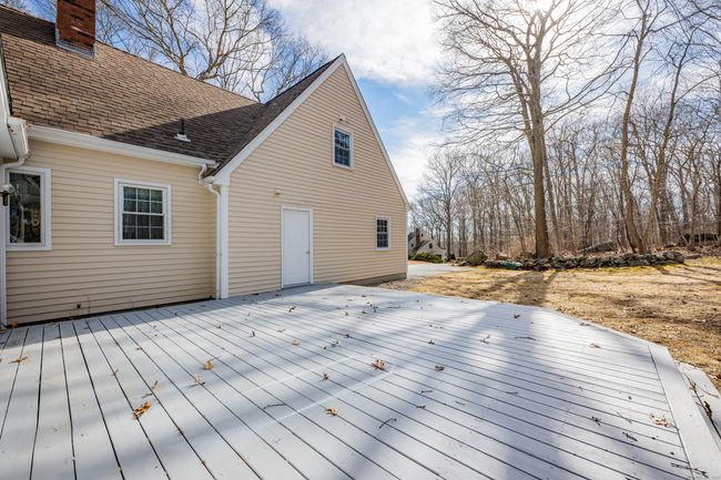 Door off deck leads into garage | Image 23