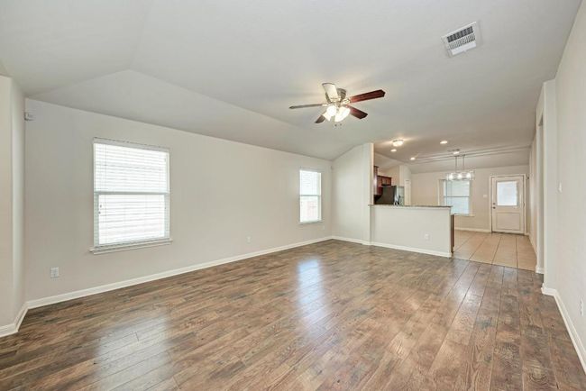 486 Nottingham Loop, House other with 3 bedrooms, 2 bathrooms and 4 parking in Kyle TX | Image 7
