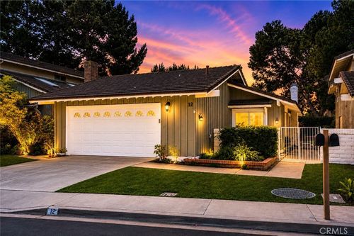 12 Blackswan, Irvine, CA, 92604-4501 | Card Image