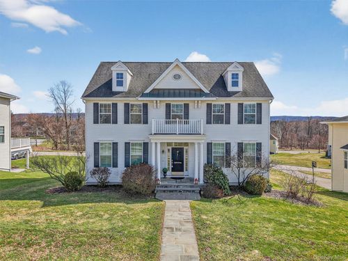 18 Four Corners Blvd, East Fishkill, NY, 12533-4310 | Card Image