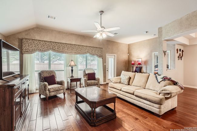442 Flippin Ests, House other with 2 bedrooms, 2 bathrooms and null parking in Windcrest TX | Image 4