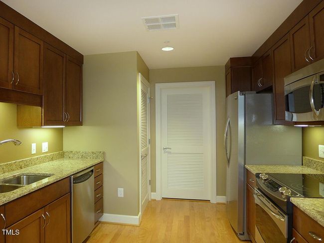 Photo #7 | Image 7